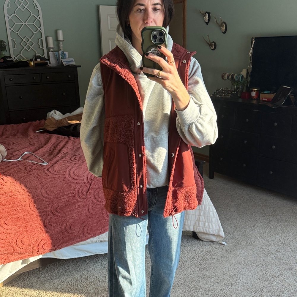 Burgundy teddy bear Flx Stylish Women's Maroon Vest